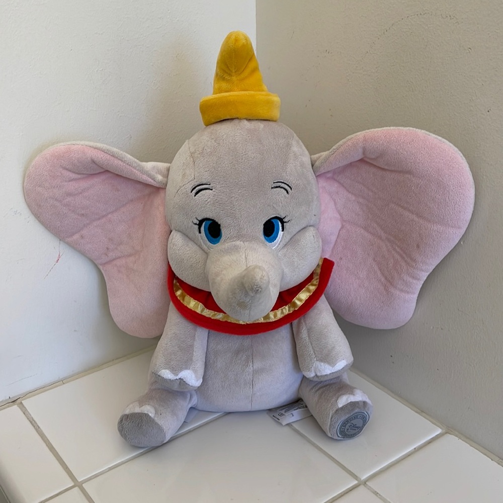 Disney Store Exclusive Dumbo Elephant 15" Plush Stuffed Animal Toy Disneyana